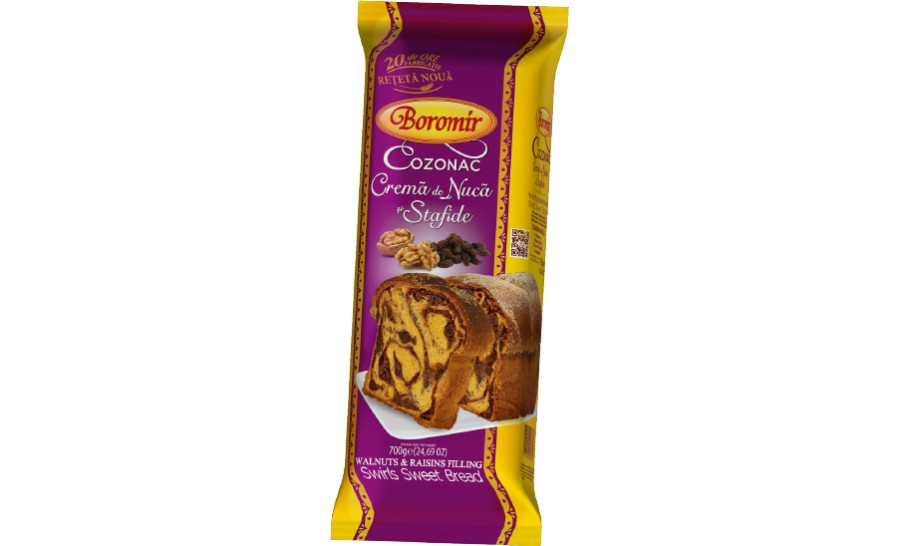 Cozonac with Walnuts and raisins filling