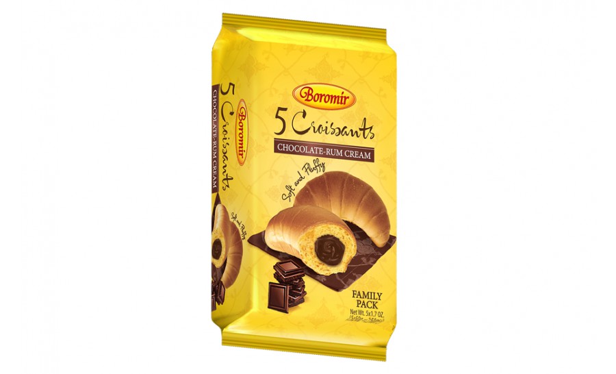5 croissants with chocolate rum cream