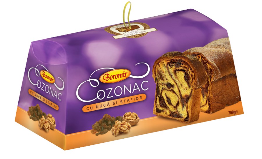 Cozonac with walnuts and raisins filling